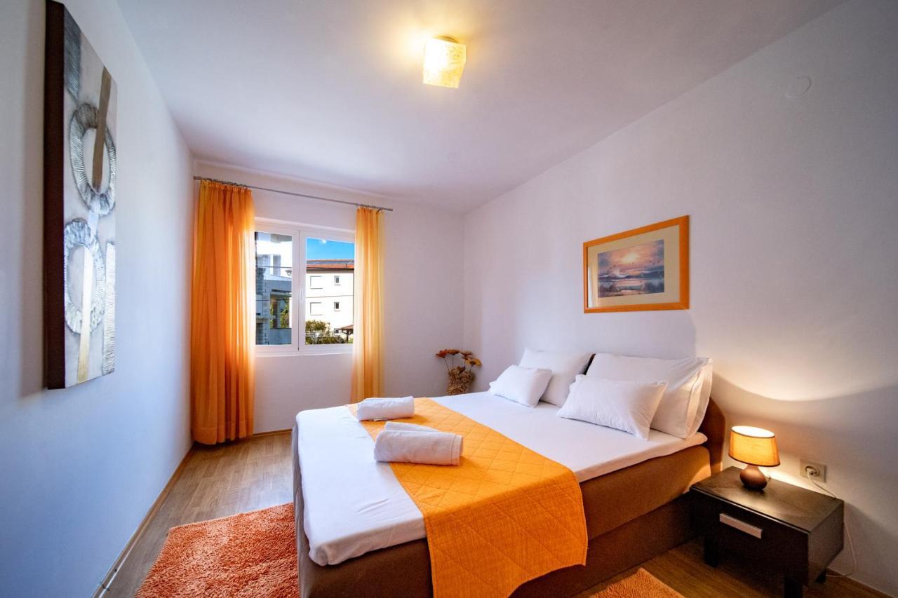 Apartments Lazaric ロパール エクステリア 写真