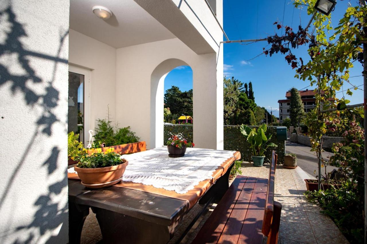 Apartments Lazaric ロパール エクステリア 写真