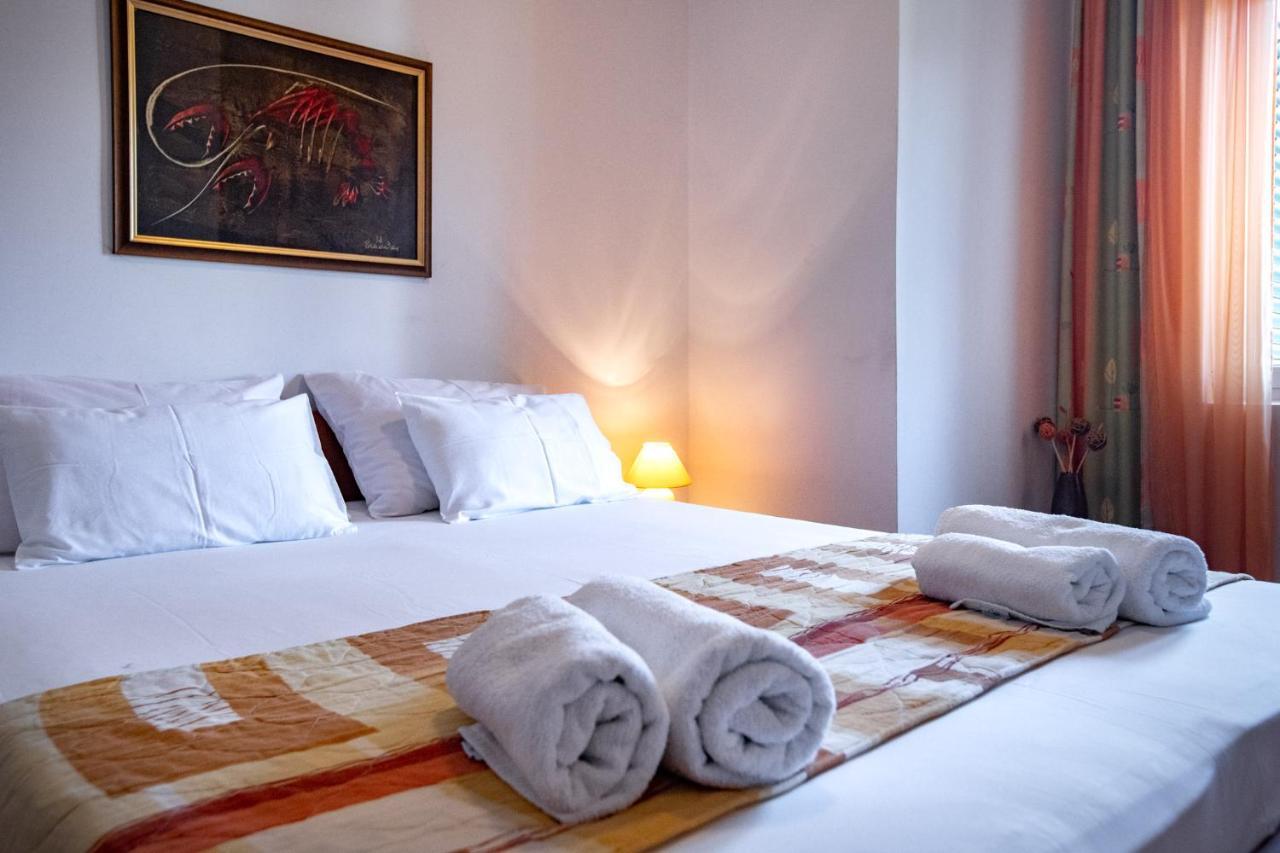 Apartments Lazaric ロパール エクステリア 写真