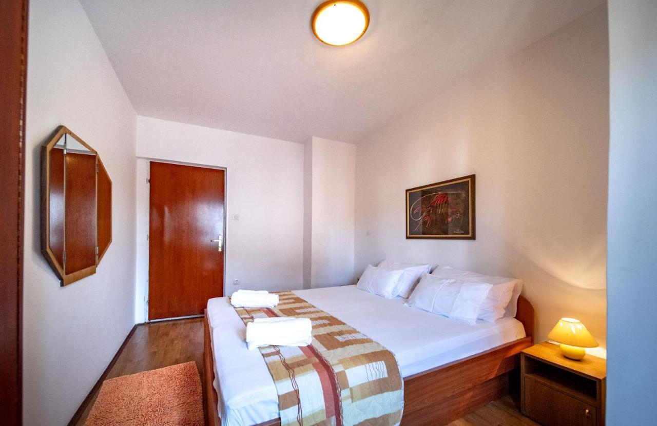 Apartments Lazaric ロパール エクステリア 写真